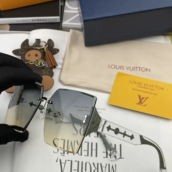 LOUIS VUITTON (ルイヴィトン) サングラス