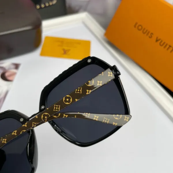 LOUIS VUITTON(ルイヴィトン ) サングラス
