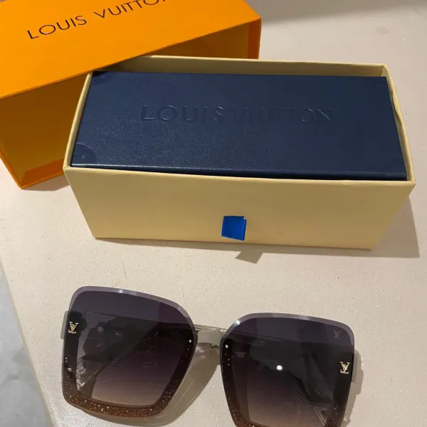 LOUIS VUITTON(ルイヴィトン ) サングラス