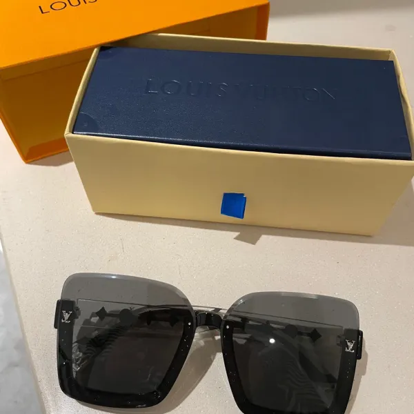 LOUIS VUITTON(ルイヴィトン ) サングラス
