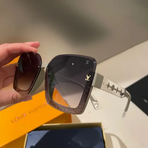 LOUIS VUITTON(ルイヴィトン ) サングラス