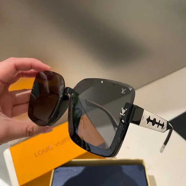 LOUIS VUITTON(ルイヴィトン ) サングラス