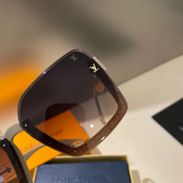 LOUIS VUITTON(ルイヴィトン ) サングラス