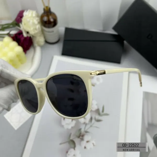 DIOR( ディオール ) サングラス  241012