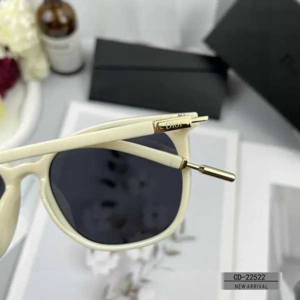 DIOR( ディオール ) サングラス  241012