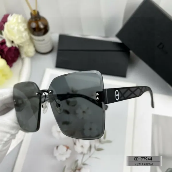 DIOR( ディオール ) サングラス  241012