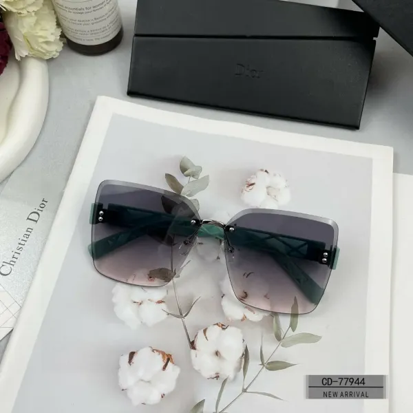 DIOR( ディオール ) サングラス  241012