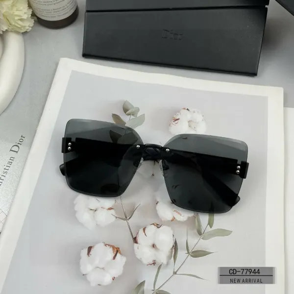 DIOR( ディオール ) サングラス  241012