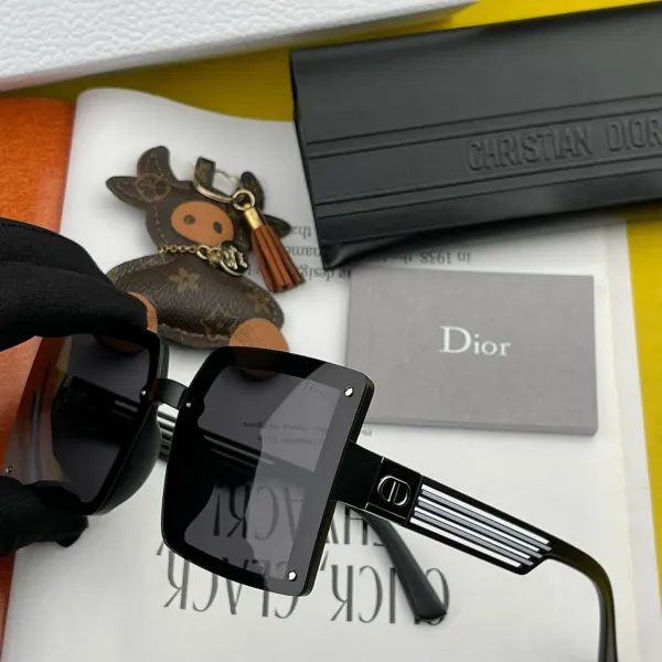 DIOR( ディオール ) サングラス  241012