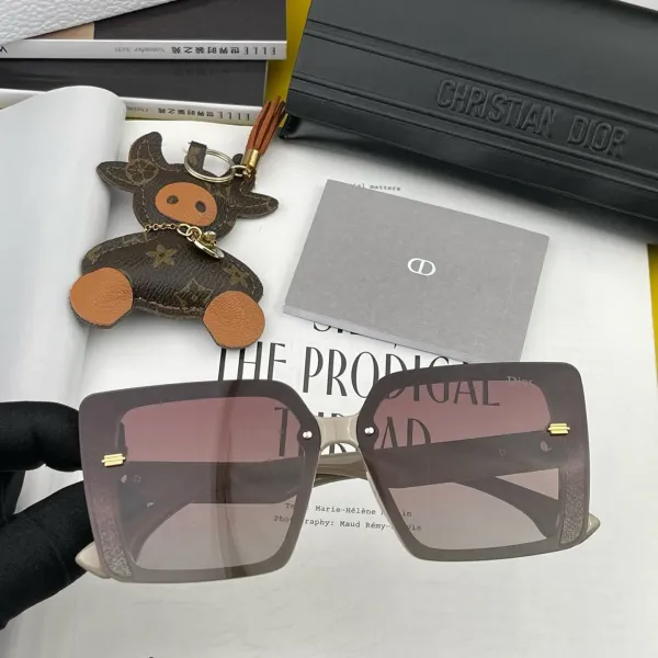 DIOR( ディオール ) サングラス  241012