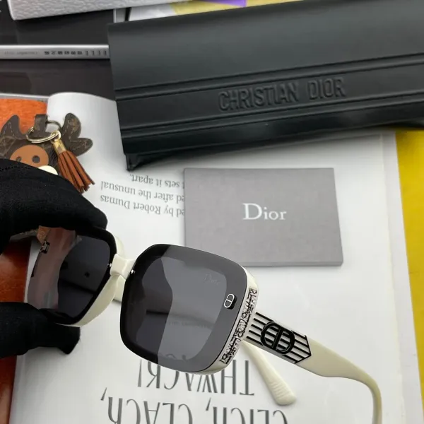 DIOR( ディオール ) サングラス  241012