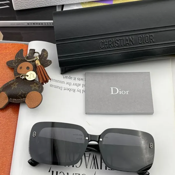 DIOR( ディオール ) サングラス  241012