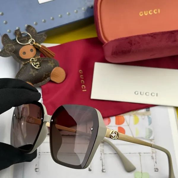 GUCCI( グッチ ) サングラス  241012