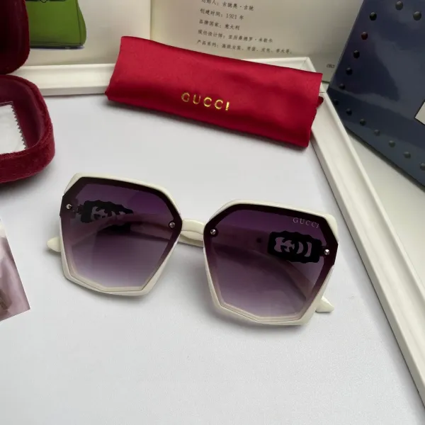 GUCCI(クッチ ) サングラス