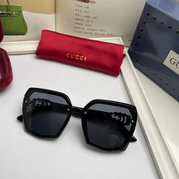 GUCCI(クッチ ) サングラス