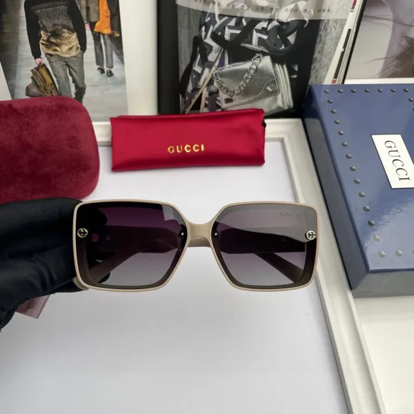 GUCCI(クッチ ) サングラス
