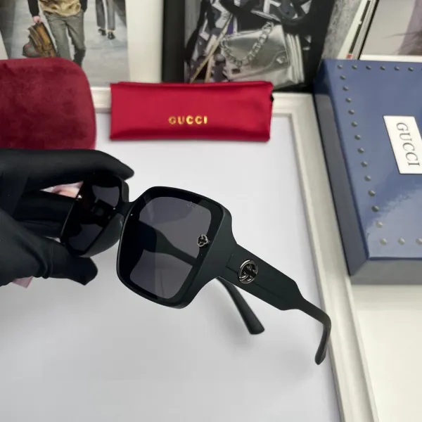 GUCCI(クッチ ) サングラス