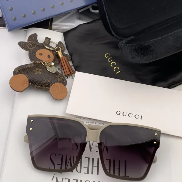 GUCCI(クッチ ) サングラス