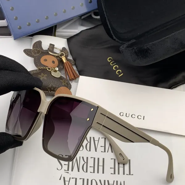 GUCCI(クッチ ) サングラス