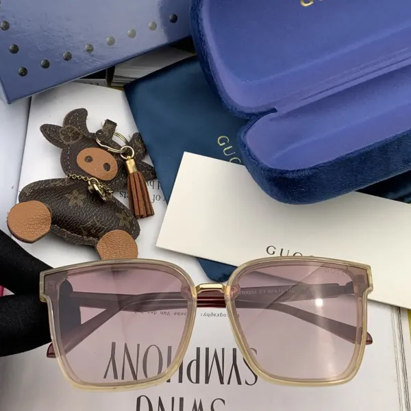 GUCCI(クッチ ) サングラス