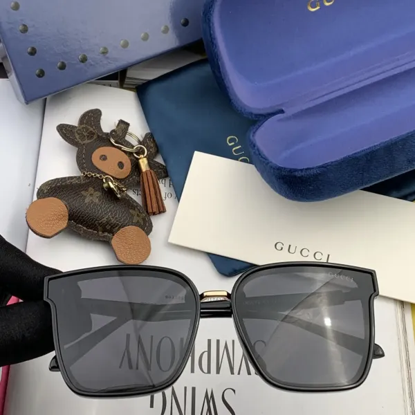 GUCCI(クッチ ) サングラス