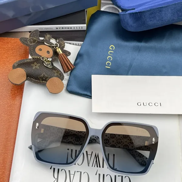 GUCCI(クッチ ) サングラス