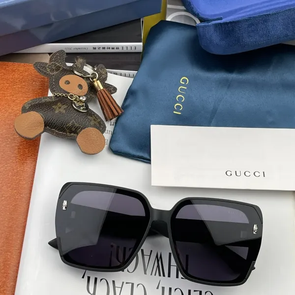 GUCCI(クッチ ) サングラス