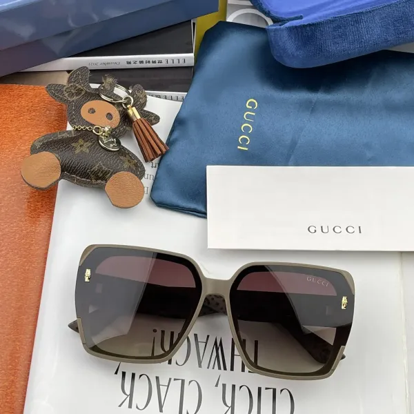 GUCCI(クッチ ) サングラス