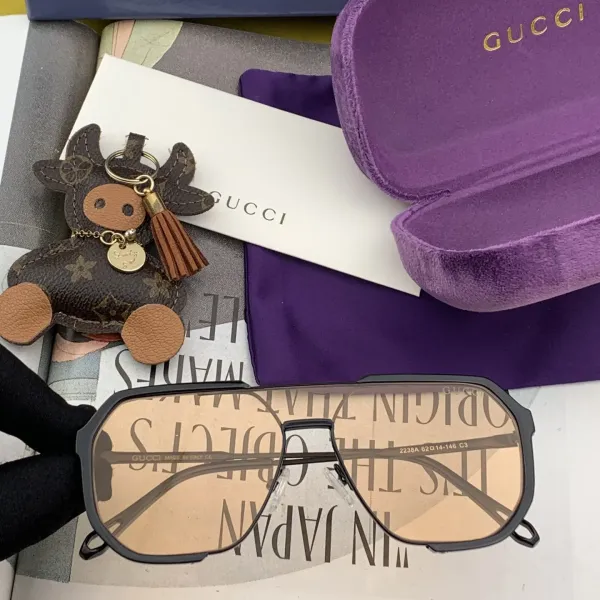 GUCCI(クッチ ) サングラス