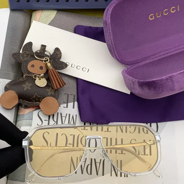 GUCCI(クッチ ) サングラス