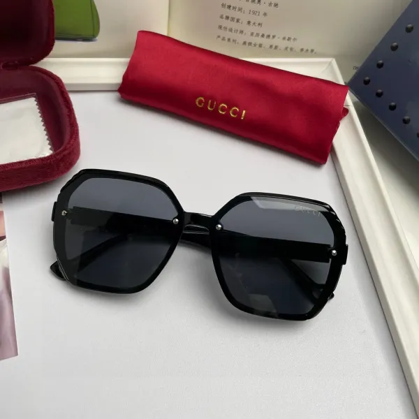 GUCCI(クッチ ) サングラス