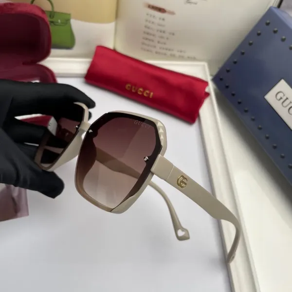 GUCCI(クッチ ) サングラス