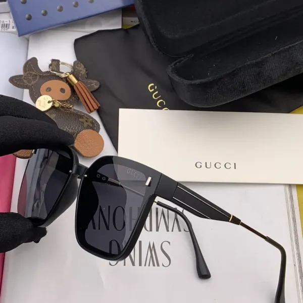 GUCCI(クッチ ) サングラス