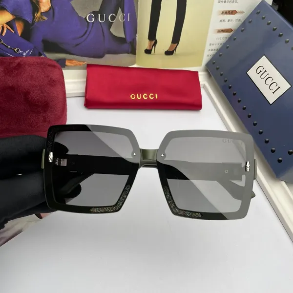 GUCCI(クッチ ) サングラス
