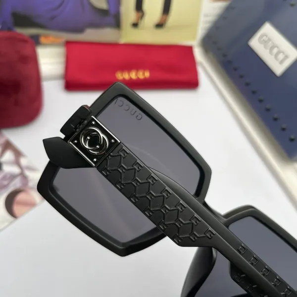 GUCCI(クッチ ) サングラス