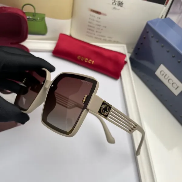 GUCCI(クッチ ) サングラス