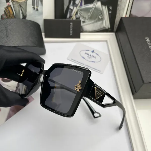 PRADA(プラダ) サングラス