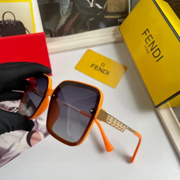 FENDI(フェンディ ) サングラス 24706