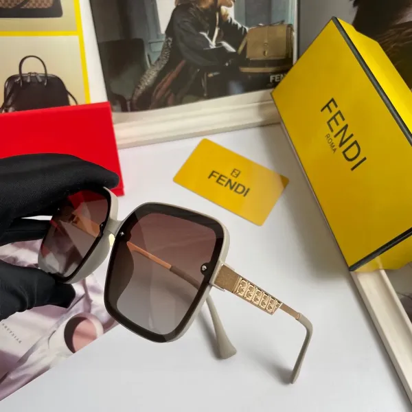 FENDI(フェンディ ) サングラス 24706