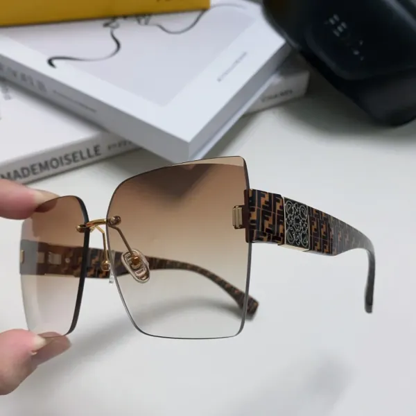 FENDI(フェンディ ) サングラス 24706