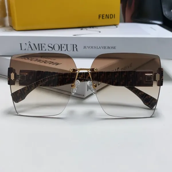 FENDI(フェンディ ) サングラス 24706