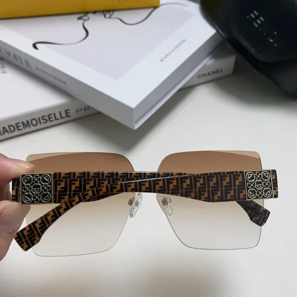 FENDI(フェンディ ) サングラス 24706