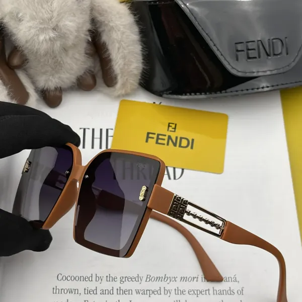 FENDI(フェンディ ) サングラス 24706