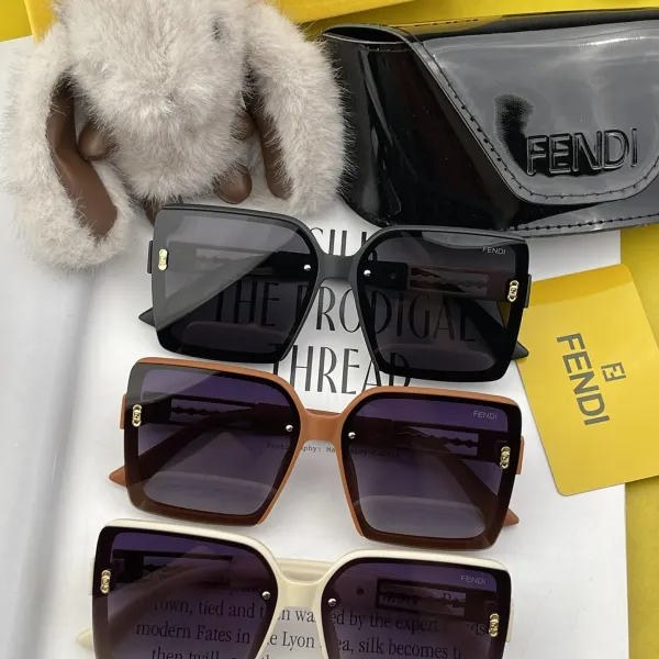 FENDI(フェンディ ) サングラス 24706