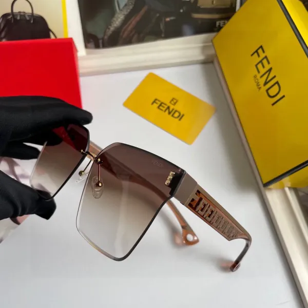 FENDI(フェンディ ) サングラス 24706