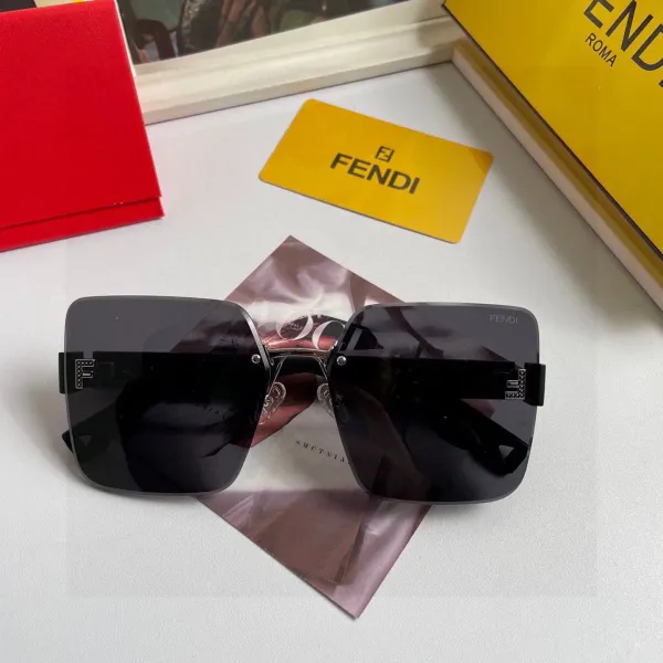 FENDI(フェンディ ) サングラス 24706