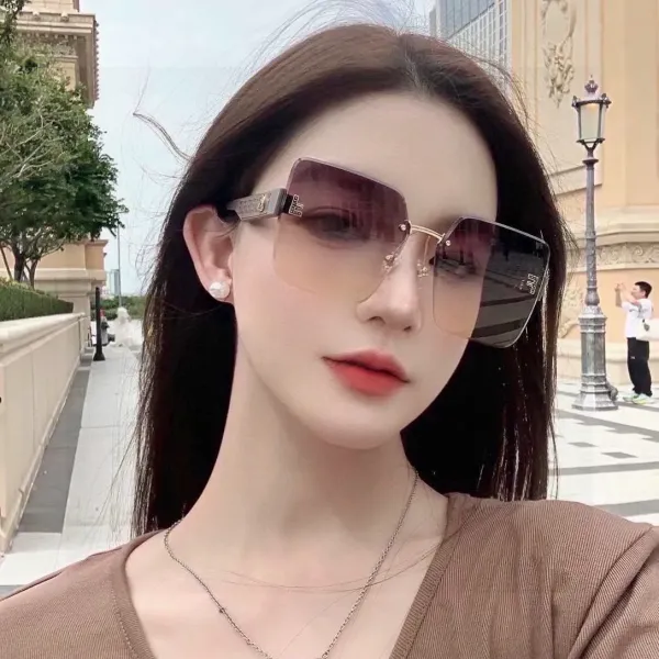 FENDI(フェンディ ) サングラス 24706