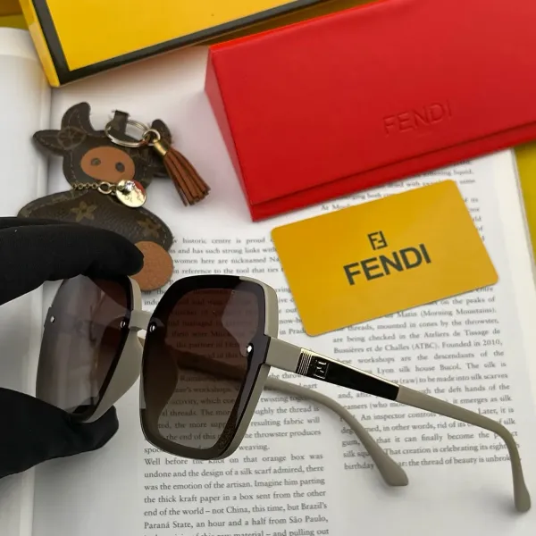 FENDI(フェンディ ) サングラス 24706