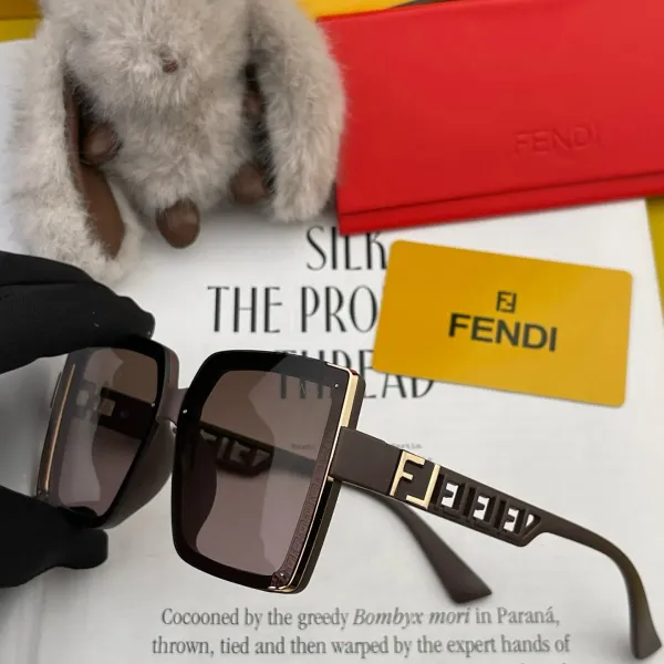 FENDI(フェンディ ) サングラス 24706
