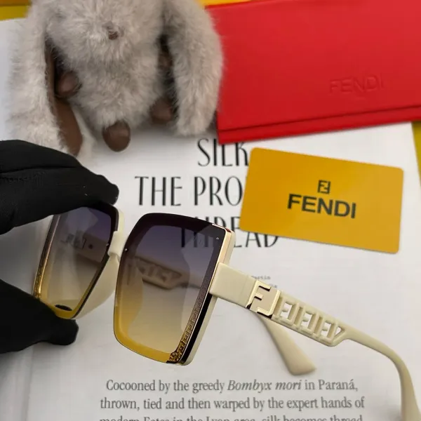 FENDI(フェンディ ) サングラス 24706